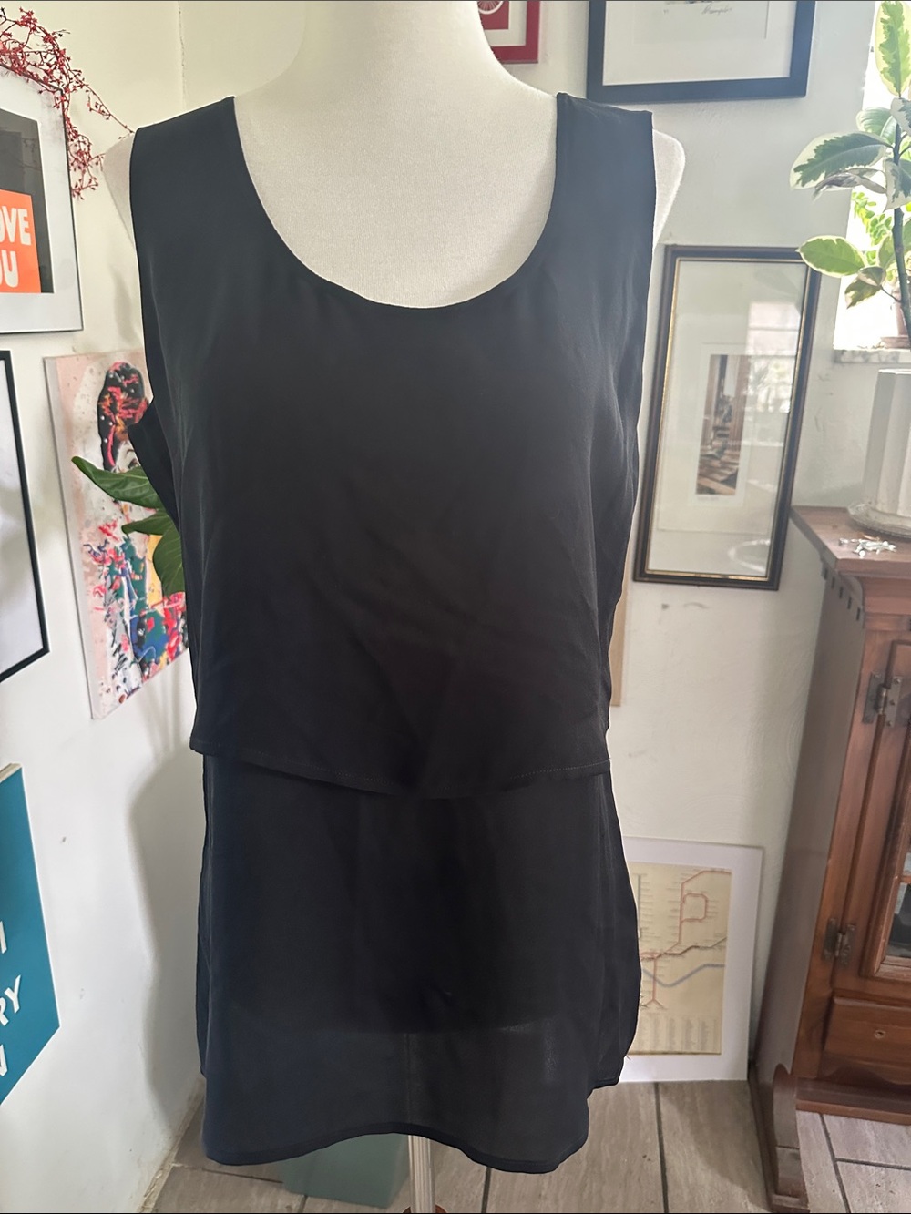 Doncaster Vintage Black Silk Sleeveless Layered Top Size 4